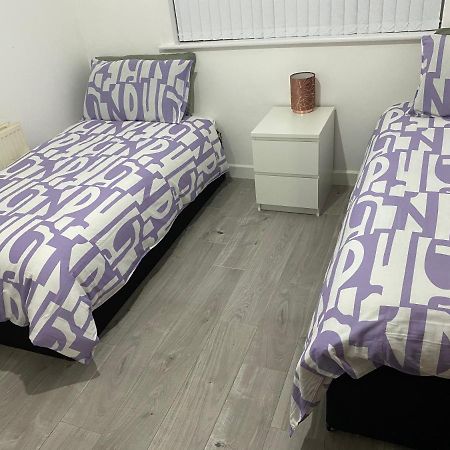 Calm House Twin Beds Apartment Coventry Exterior photo